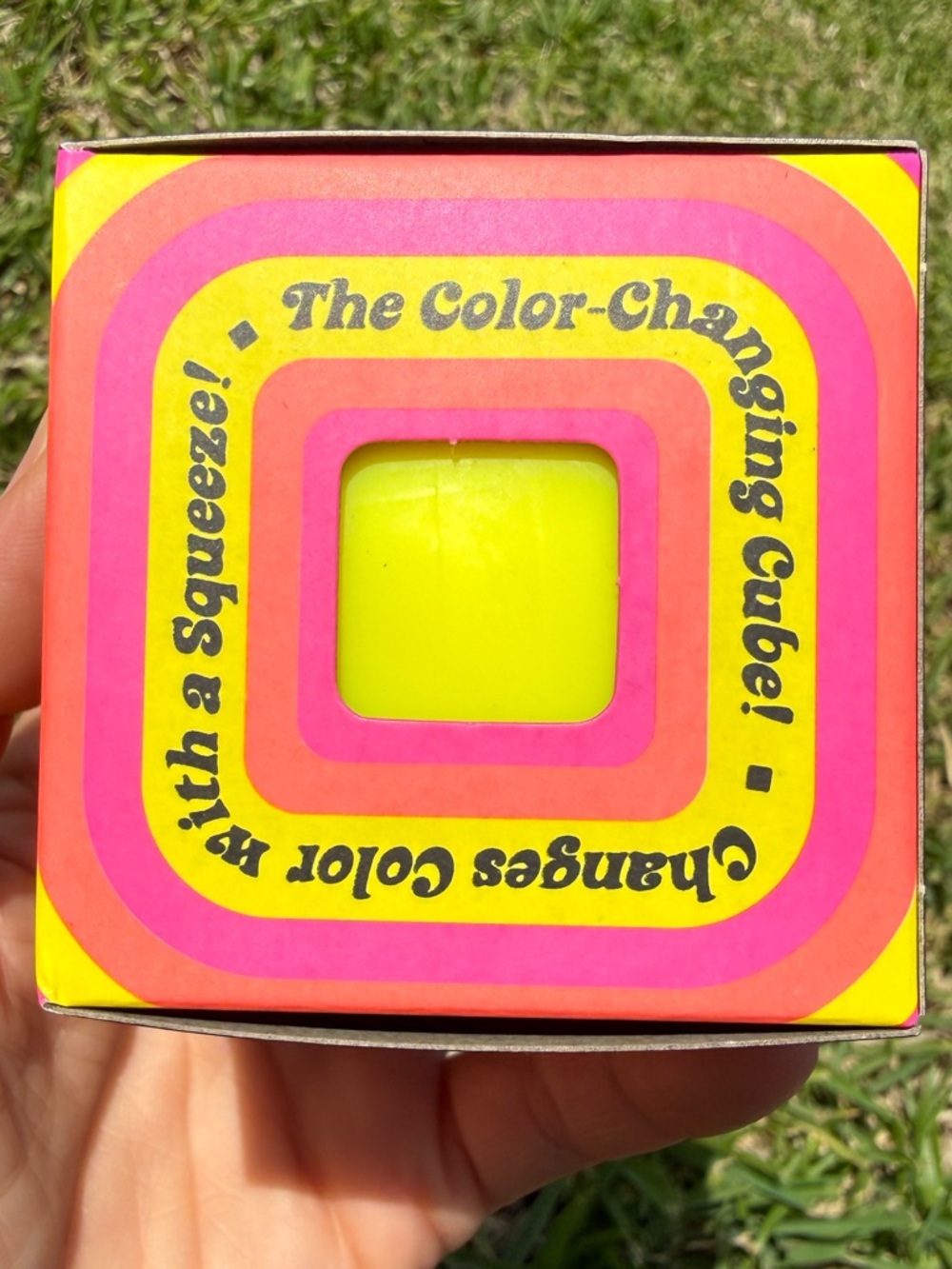 NeeDoh Color Change Cube - Yellow